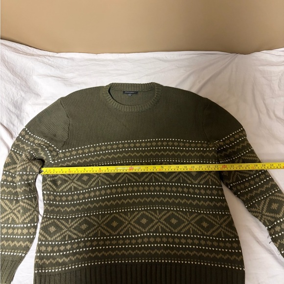 Banana Republic Men's Green Geometric Crewneck Sweater - Picture 2 of 5